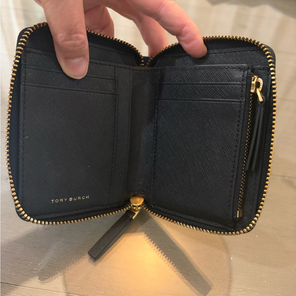 Tory Burch zip wallet - Picture 3 of 6